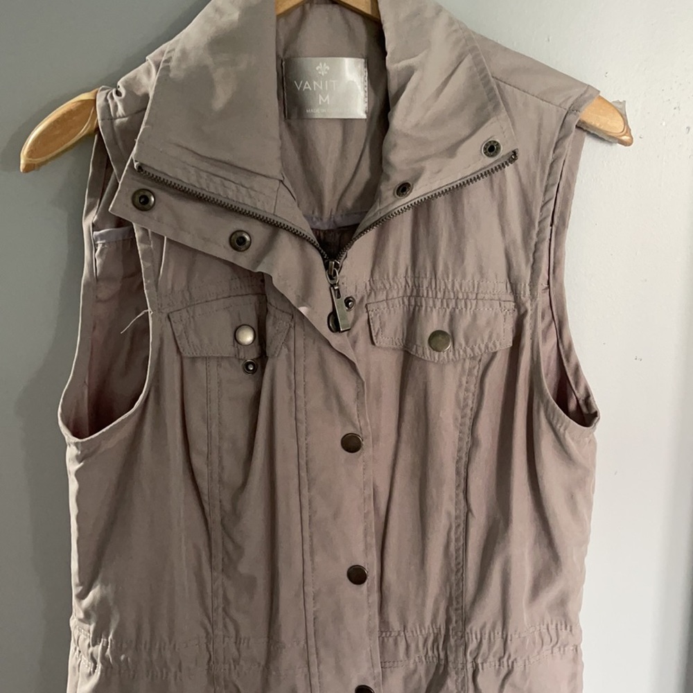 Vest from vanity size medium